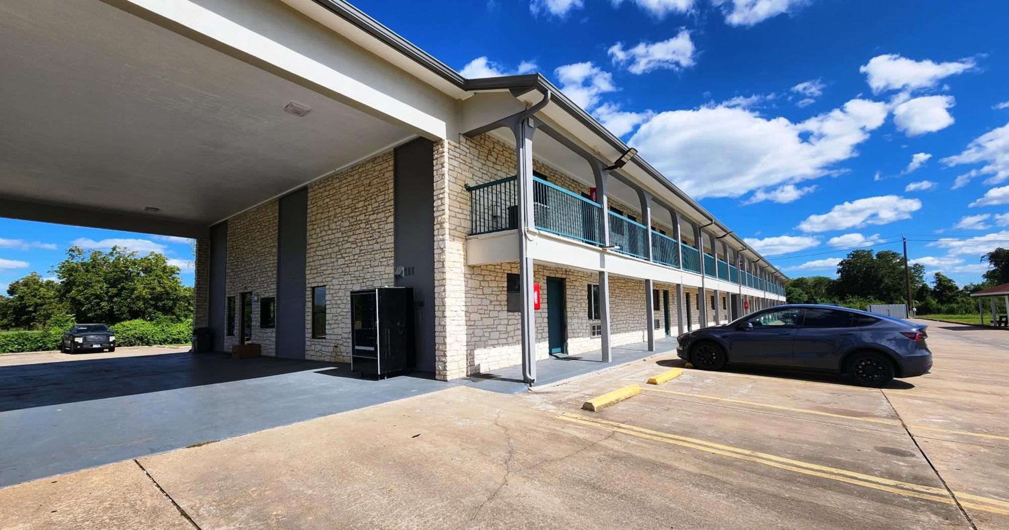 Scottish Inn & Suites Wharton Extérieur photo