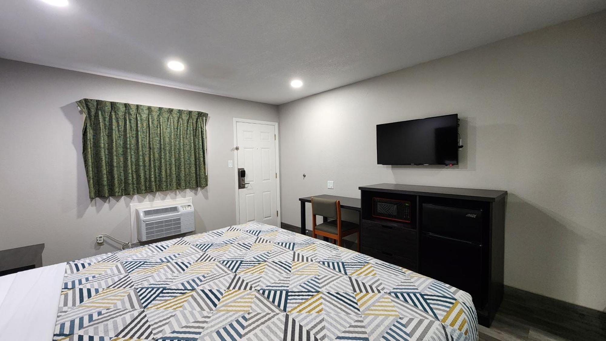 Scottish Inn & Suites Wharton Extérieur photo