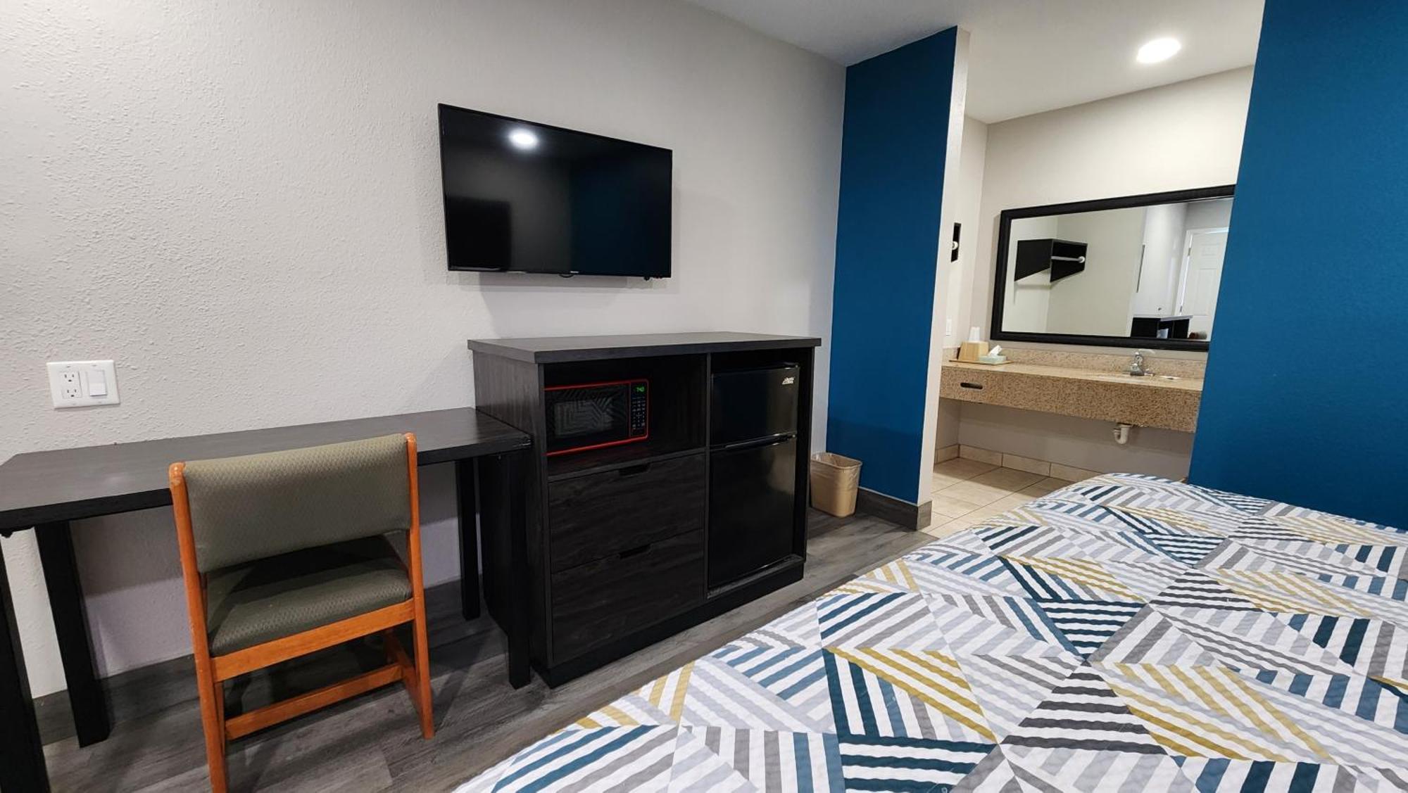 Scottish Inn & Suites Wharton Extérieur photo