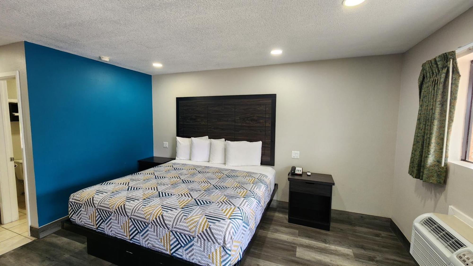 Scottish Inn & Suites Wharton Extérieur photo