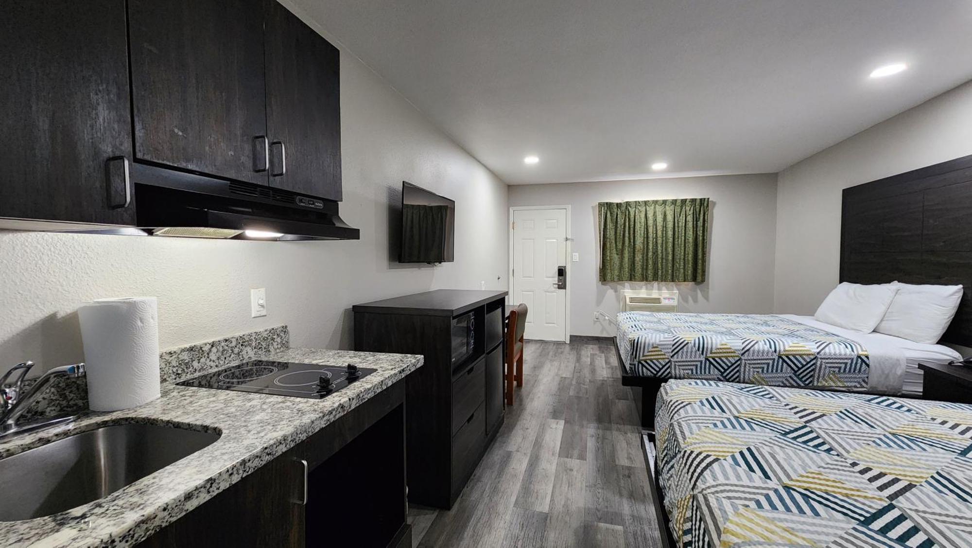 Scottish Inn & Suites Wharton Extérieur photo