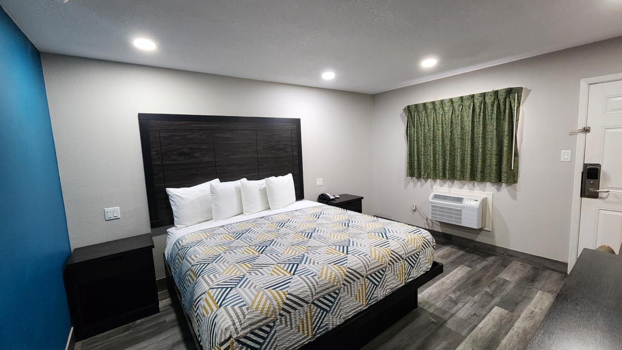 Scottish Inn & Suites Wharton Extérieur photo