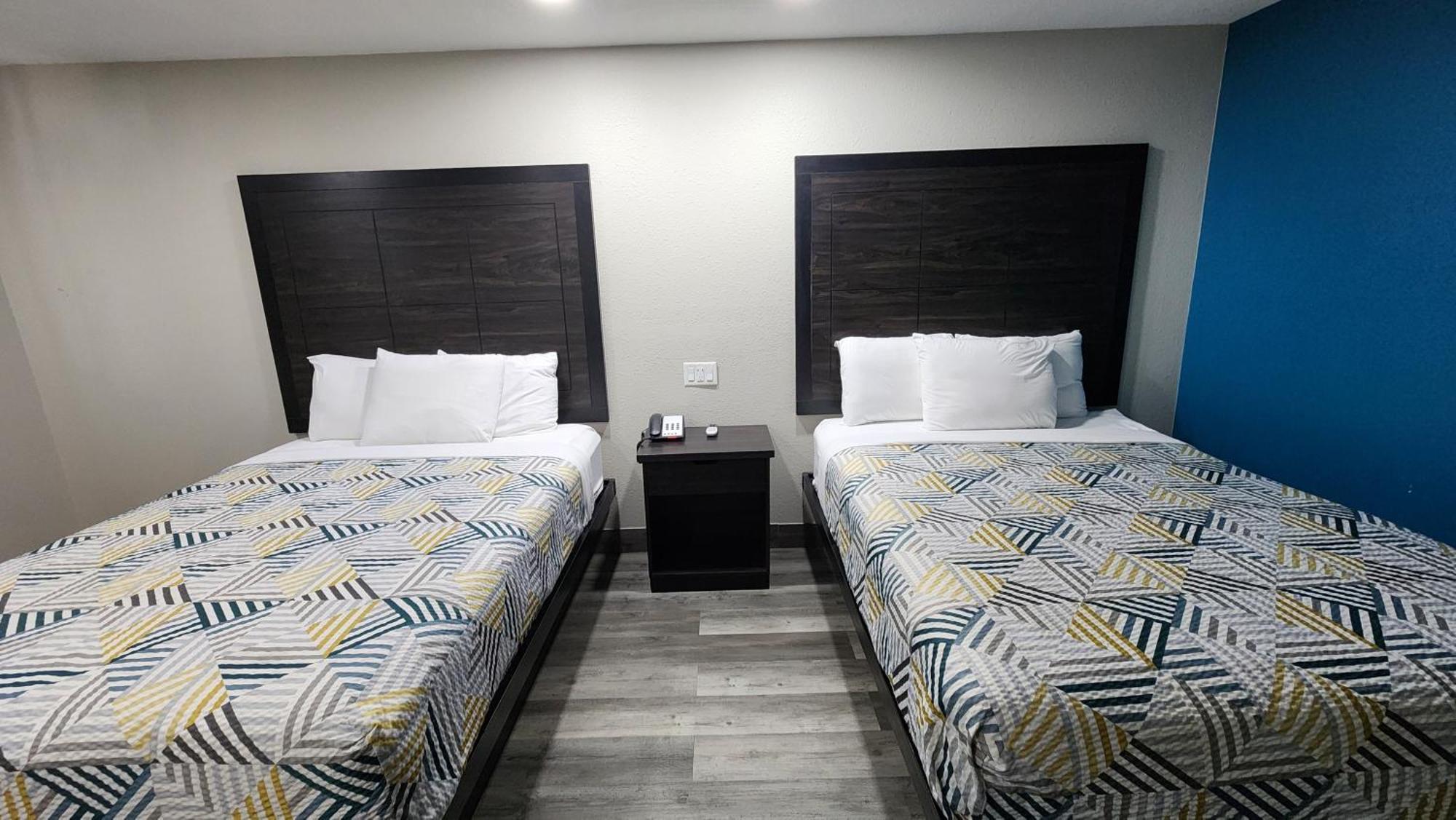 Scottish Inn & Suites Wharton Extérieur photo